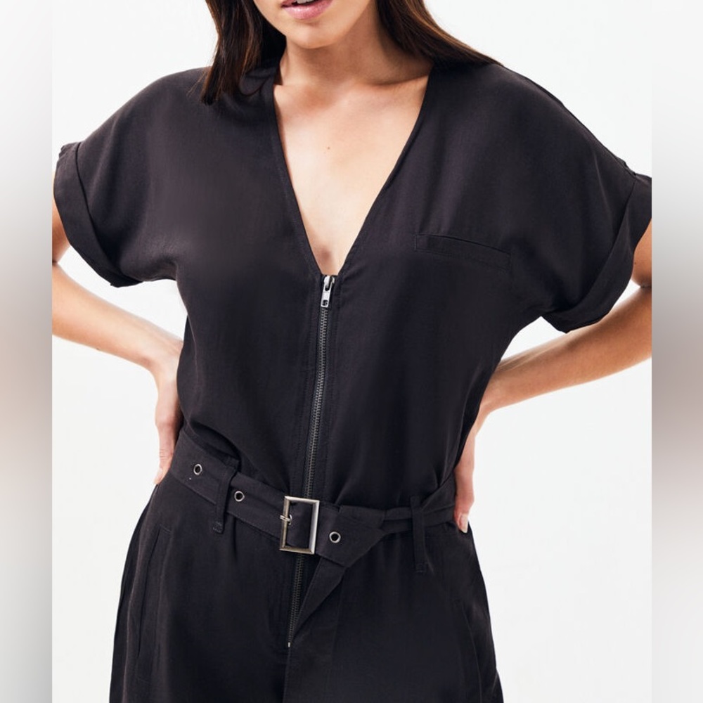 LIRA Black “Libby” Jumpsuit 🖤 Size Medium! - Picture 3 of 4